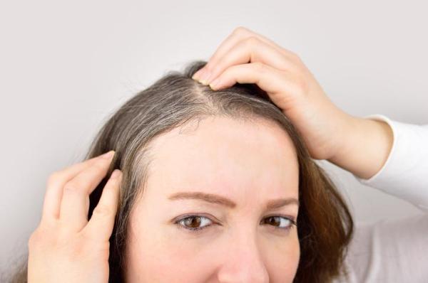 Come usare il bicarbonato per i capelli