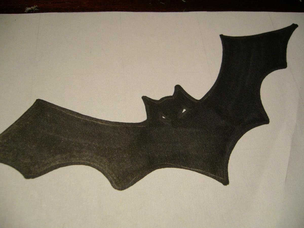 Come disegnare la silhouette di un pipistrello