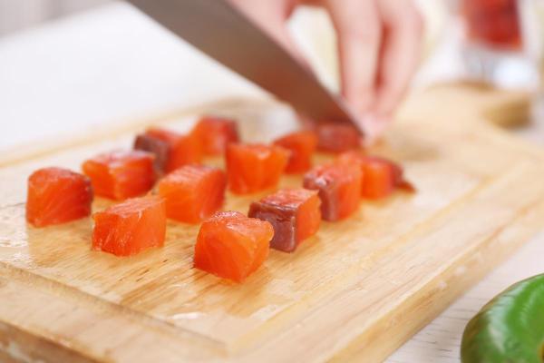 Ricetta pasta con salmone affumicato facile e squisita - Passo 1