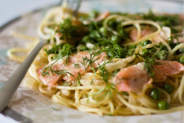 Ricetta pasta con salmone affumicato facile e squisita - Passo 11