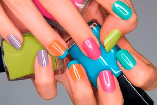 Come scegliere il colore dello smalto per le unghie