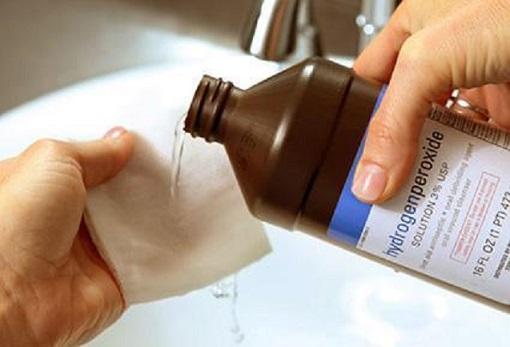 Come schiarire la pelle con acqua ossigenata