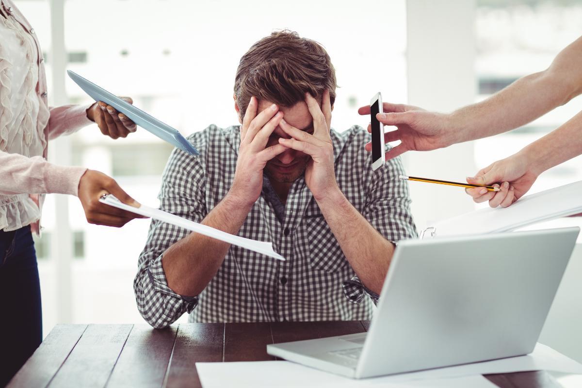 Stress da lavoro correlato: cos'è, sintomi e cosa fare