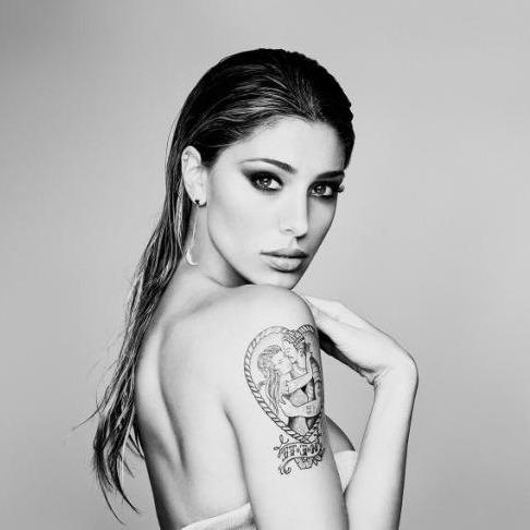 Come vestirsi come Belen Rodriguez