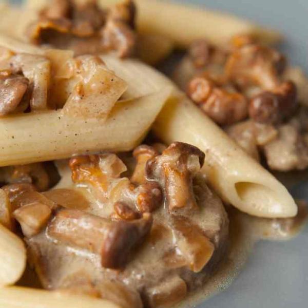 Come fare la salsa di funghi senza panna