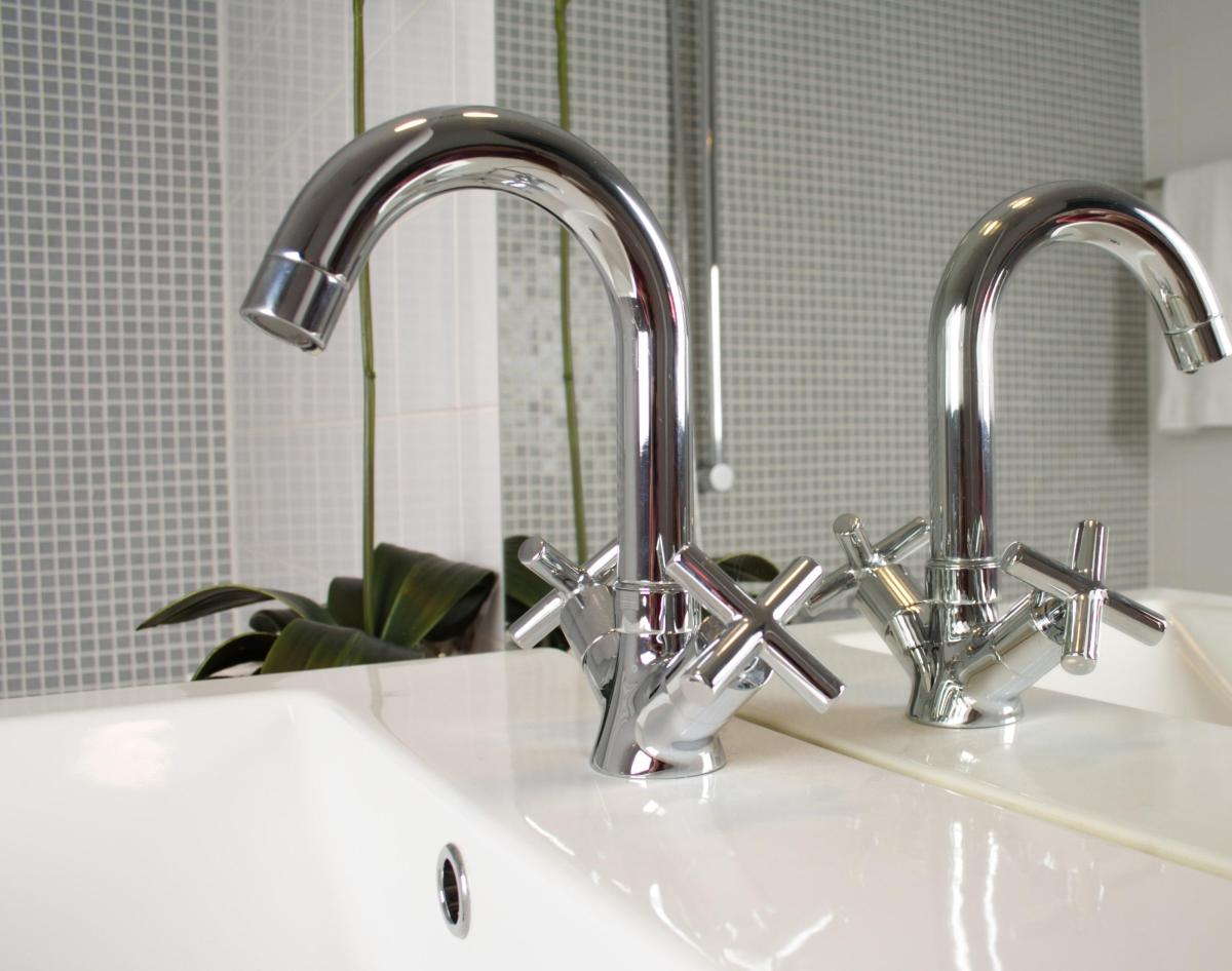 Come dipingere vasche e lavandini