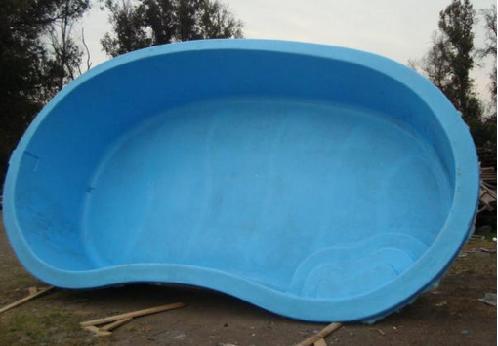 Come dipingere una piscina in vetroresina
