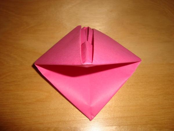 Come fare una barchetta di carta passo dopo passo - Passo 10