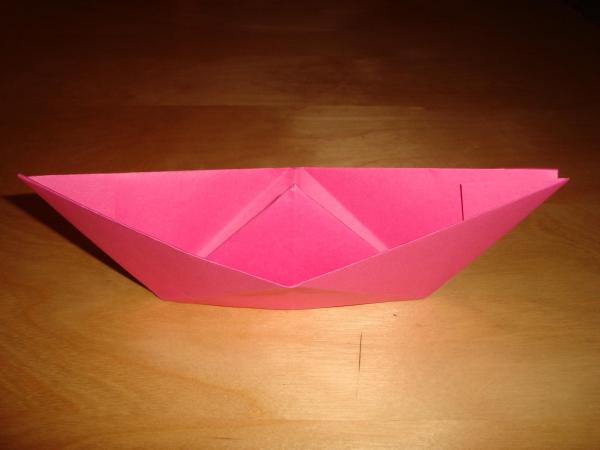 Come fare una barchetta di carta passo dopo passo - Passo 12