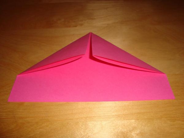 Come fare una barchetta di carta passo dopo passo - Passo 3