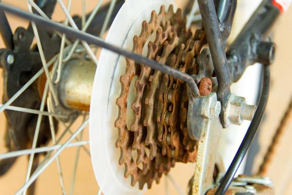 Come togliere la ruggine da una bicicletta e renderla come nuova