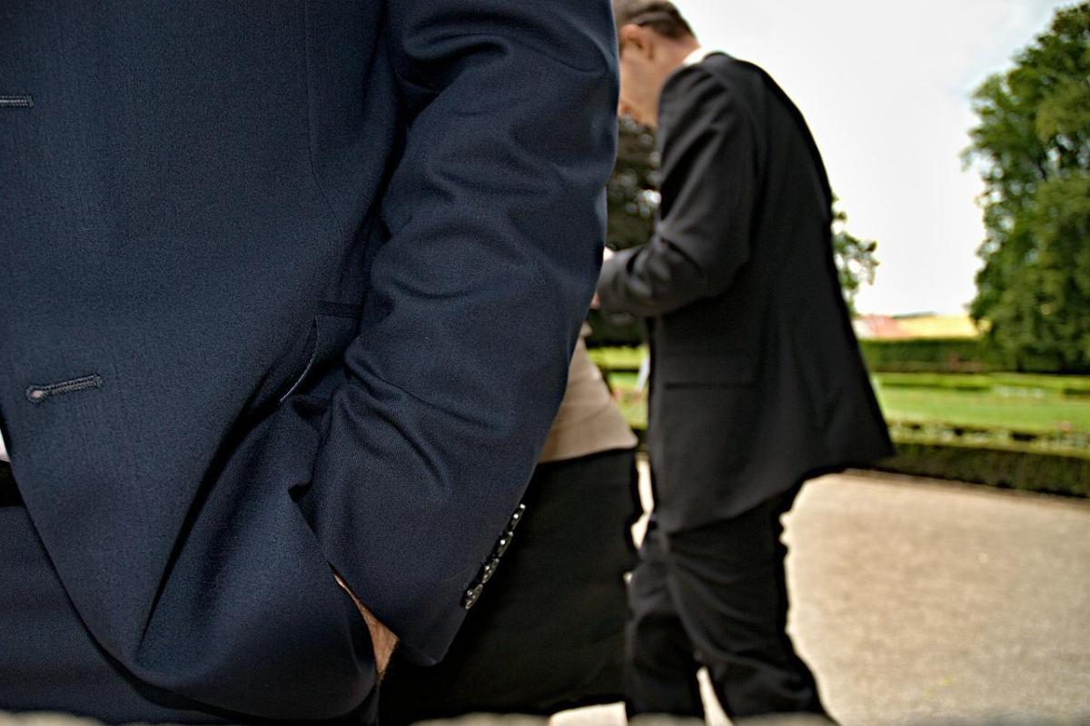 Come pulire la giacca di un abito