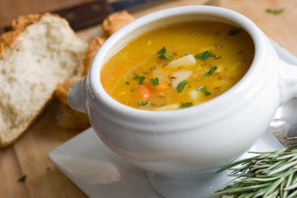 Come dimagrire con il sedano - Dimagrisci con il minestrone di sedano