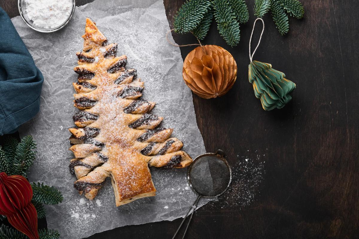 Come fare un albero di Natale di pasta sfoglia al cioccolato